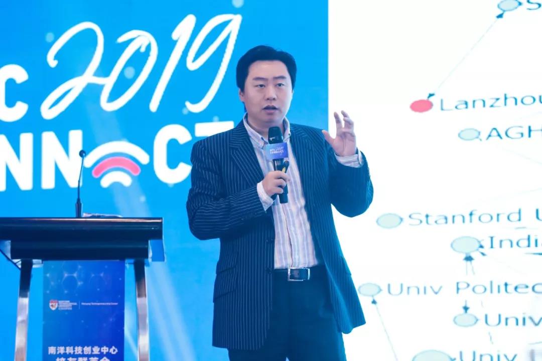 清華大學公共管理學院周源副教授